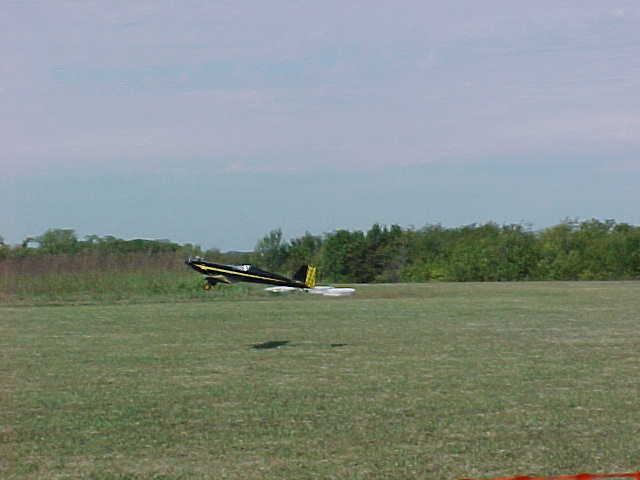 Tony Holladay flew this SIG four star 40 in competition.&nbsp; If only it would always look so good!!
