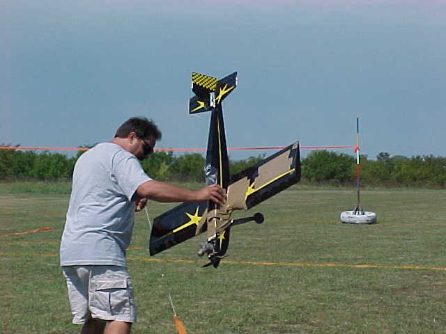 The flyoff would feature Keith Roehl and Tony Holladay dualing for a four minute time period.&nbsp; At the end of four minutes, if nobody had gotten a kill there would be a race to cut the ribbon between the limbo poles.