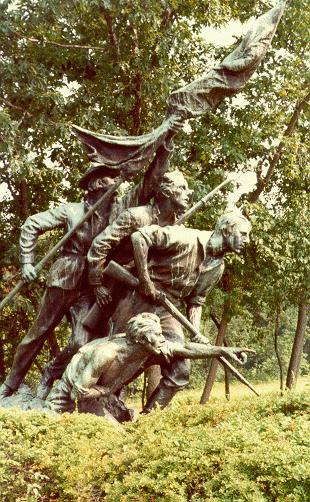 [photo of the North Carolina Monument]