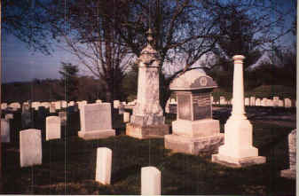 LoganGrvs.jpg (49454 bytes)