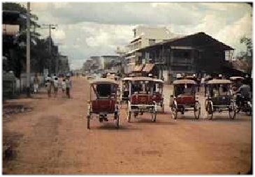 Procession of foot taxis  called samlars