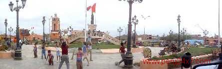 HISTORICA PLAZA DE ARMAS DEL PUEBLO DE HUAURA