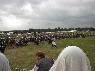 [huge battle]