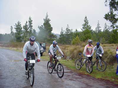 Pedaleando en el frio por Las Pirmides