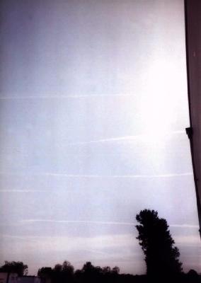 chemtrails3.jpg - 64073 Bytes