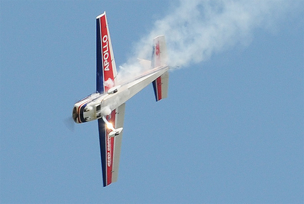 Apollo Lorans Giant Scaler Model Airplane Smoke