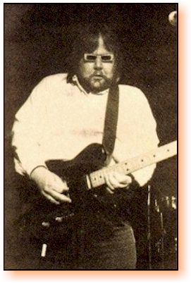 This photo of Big Al is taken from a 1988 promo card advertising dates for the 1988 NRBQ '100 Pounds of Clay' tour.(photographer not credited)