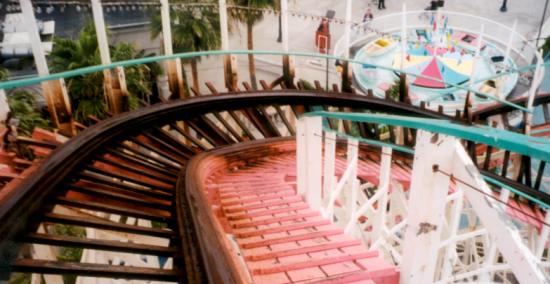 Belmont-2-01-POV-down-first-drop.jpg (838537 bytes)