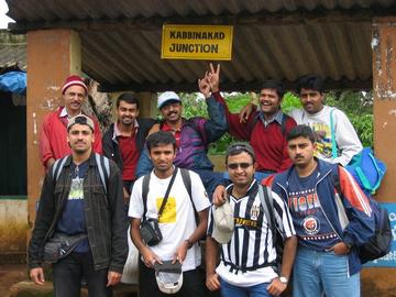 frm L to R : me, madhu, kata, big B, vinni, busa, sunila, suzi, bata