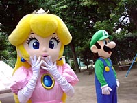 ピーチ姫が応援に