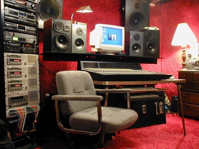 A view of the equipment from the left