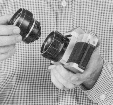 Bell and Howell Auto 35, Removing the Lens