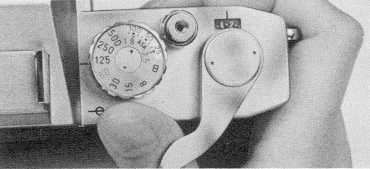 Bell and Howell Auto 35, film advance lever