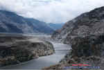 fm_gilgit_to_raikot_hanging_bridge.jpg (64423 bytes)