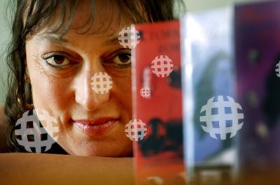 Quest North West News June 6, 2005: GM71111  Albany Ck author Yvonne Slee