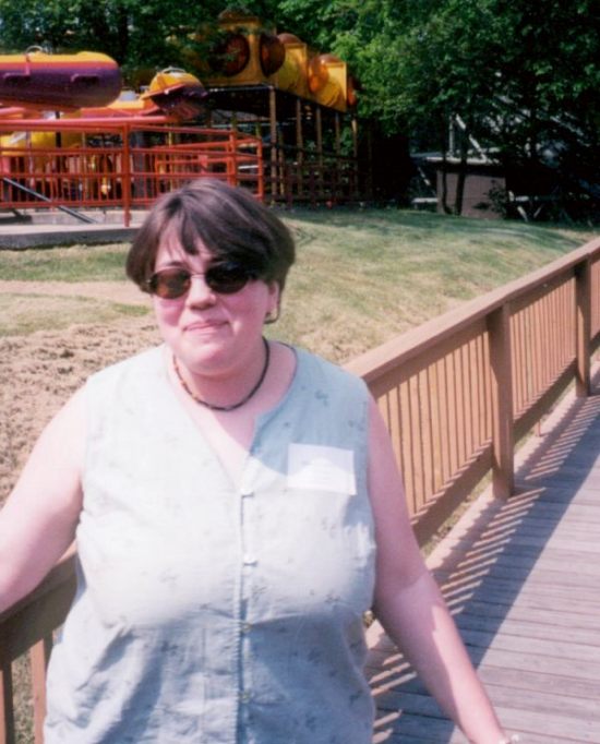 HW-SRM-2001-Carrie-after-riding-Raven.jpg (65066 bytes)