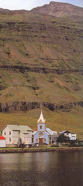 Die blaue Kirche von Sejðisfjörður