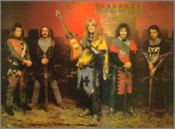 Band Picture : band84b.jpg