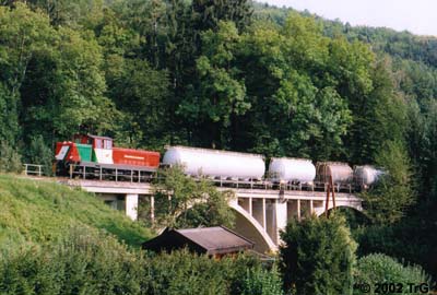 VL 22 auf dem Nöstelgraben-Viadukt