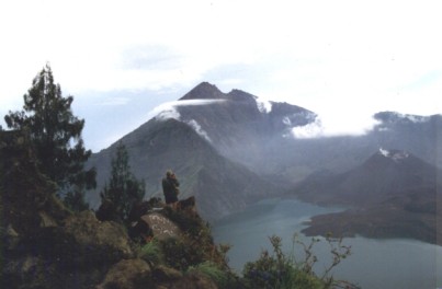 Hiking and Trekking Rinjani Lombok Indonesia, Offering specializes personal guide adventure all activities involving information package Hiking, Trekking, Climbing, Champing and Cooking Mount Rinjani in Lombok Indonesia