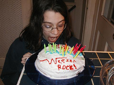omg kanga & a weezer cake!