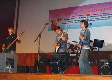 Six Strings Extravaganza - Mercury performing
