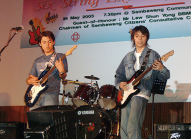 Six Strings Extravaganza - Vincent & Xiaoti performing on the guitars