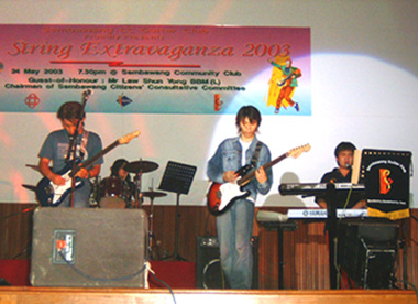 Six Strings Extravaganza - Mercury performing