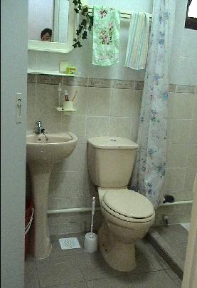 http://www.oocities.org/sg/lc_ys2003/3zp_cv_9comtoilet.JPG