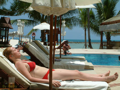 Mia_Pool