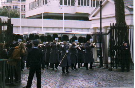 guardbuckinghampalace2