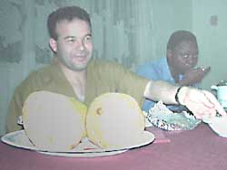 Najmeddine (the white dude), Rapha�l (the black dude) and yep, MANGOES!!