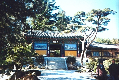 Beomosa Gate