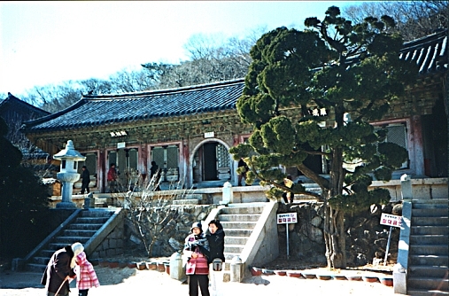 Beomosa Temple
