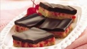 chococherry cheesecake bars