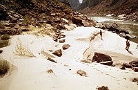 RIGHT - 139.4 MILE. CC=40. LEFT 139.4 MILE EVIDENT ACROSS THE RIVER. 1975. NPS, BORDEN.