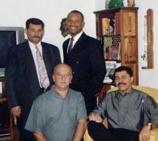 friends3.jpg (10933 bytes)