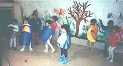 Los parvulos en el escenario