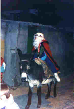 Melchor recorriendo las calles de Solana del Pino