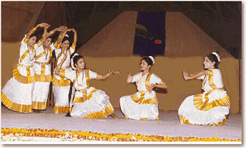 mohiniyattam.gif (58499 bytes)