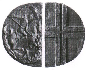 Bronzegriffe an der Glastre: links St. Georg, rechts sein Wappen