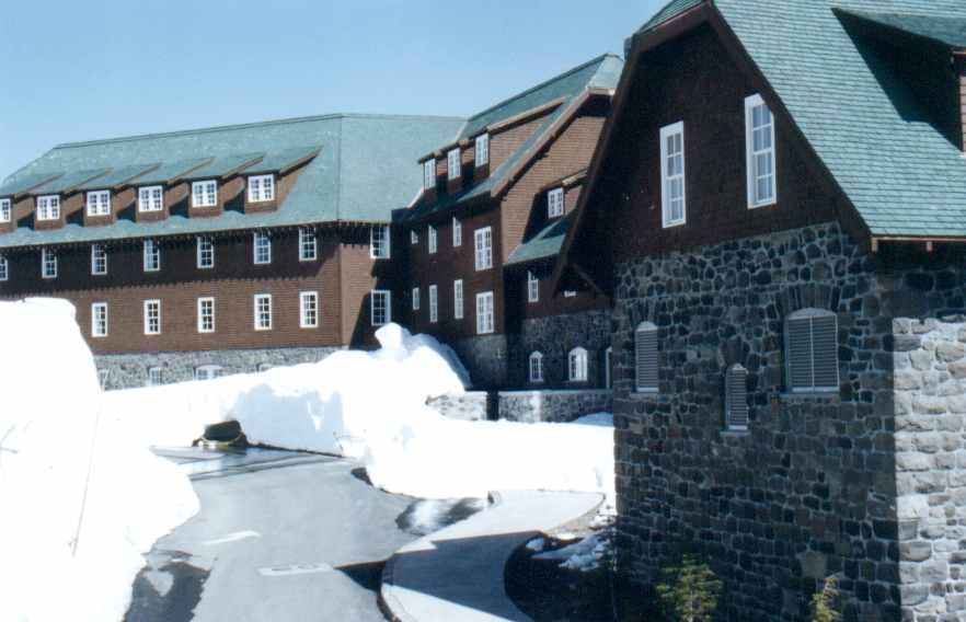 The chalet at Crater Lake