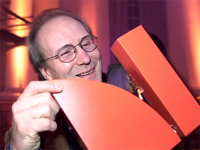 William Hurt with Pro7 sign