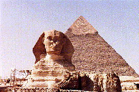 esfingepiramide.gif (30999 bytes)
