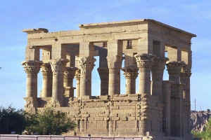 templo_egipcio.jpg (9652 bytes)