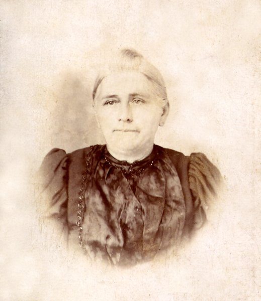 Mary Helen (Harris) Mason, b. 22 Mar 1849 - Johnston City, IL, d. 19 Jan 1912 - Johnston City, IL.  This is my maternal Great Great Grandmother.  