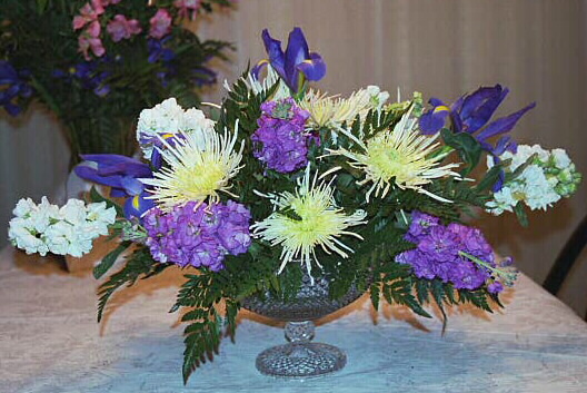 FLORAL3.JPG (103107 bytes)