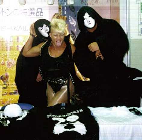 Luna and the Black harts