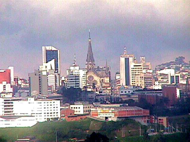 Manizales_centro.jpg (41900 bytes)