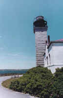 lighthouse-day.jpg (61764 bytes)